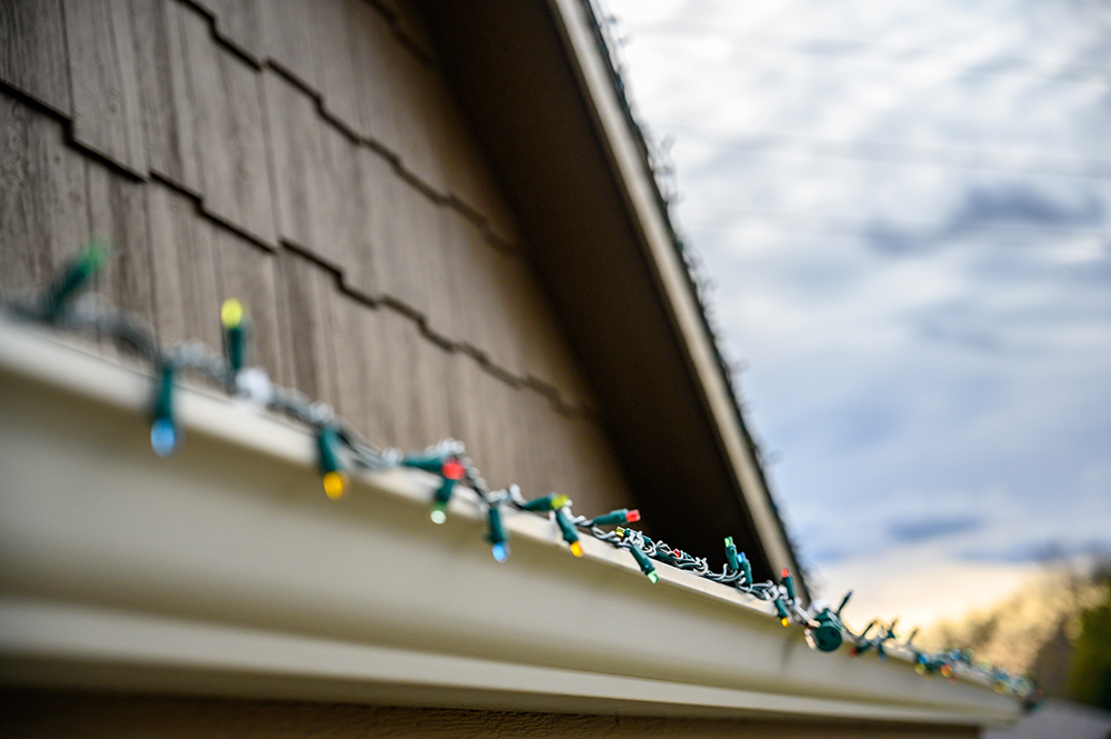 Safe Roof Decorating Tricks for this Holiday Season